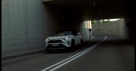 Łapiąc światło - Śląskie plenery i nowa Toyota RAV4