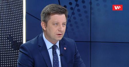 "Wstydzę się, ale kandyduję". Dworczyk musi się tłumaczyć