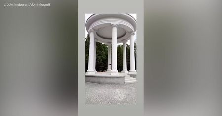 Dominika Gwit tańczy jezioro łabędzie w śląskim parku