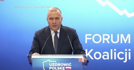 Schetyna przyznał, że podniesienie wieku emerytalnego to był błąd