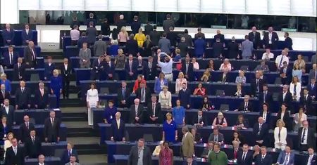 Incydent w PE. Polscy europosłowie nawet nie wstali