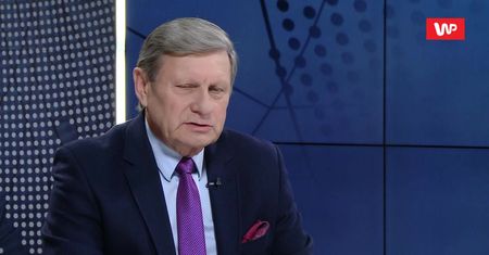 Beata Szydło znów schowała flagę UE. Balcerowicz i Muller komentują