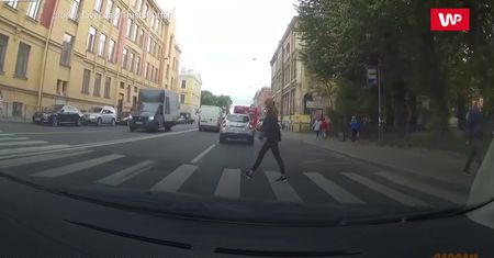 Już myślała, że jest bezpieczna. Spojrzała w złą stronę