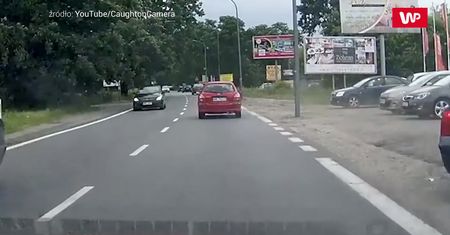 Cwaniak na motocyklu. Nagranie świadka