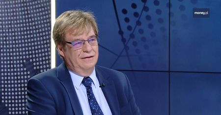 Wybór dostawcy prądu dla firm. Ekspert: "Ustawa z grudnia narobiła mnóstwo zamieszania"