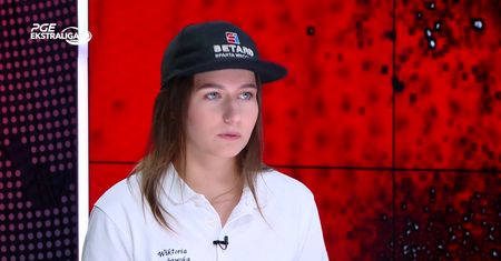 Paniom jest ciężko w męskim świecie. Z Klaudii Szmaj zrobiono maskotkę