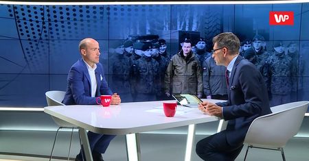 "Skandal" w Katowicach. PiS chce powycinać drzewa na paradę. Budka oburzony
