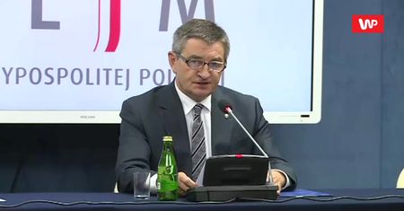 Afera wokół lotów Kuchcińskiego. Tak się tłumaczy