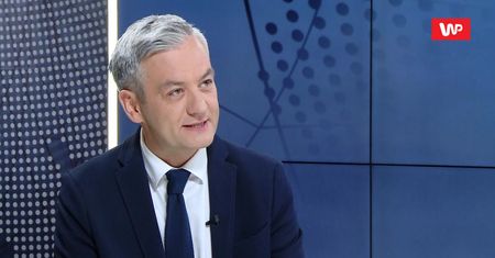 Tłit. Leszek Miller woli Tuska jako prezydenta. Robert Biedroń komentuje