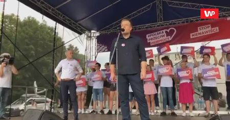 Solidarni z Białymstokiem. Adrian Zandberg na wiecu