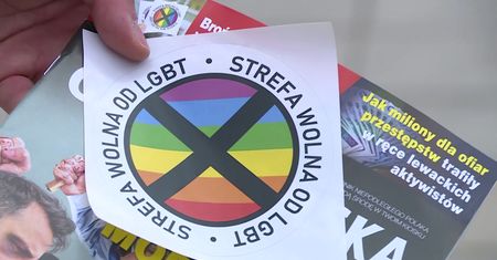 "Strefa wolna od LGBT". Mieszkańcy Warszawy komentują dodatek do tygodnika