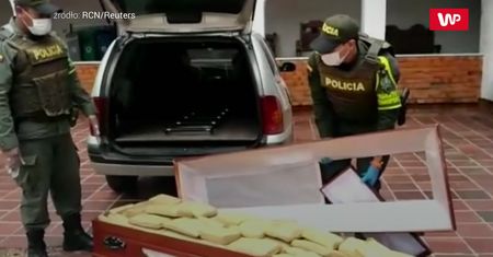 Zatrzymali karawan do kontroli. Osłupieli, gdy otworzyli trumnę