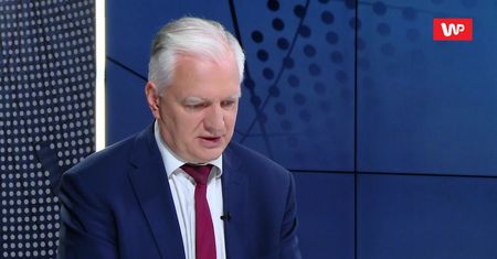 Jarosław Gowin wygrał z minister zakład o wino. "Już wypiliśmy"