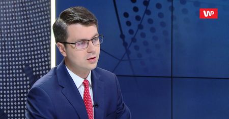 Tłumaczenie rzecznika rządu ws. lotów Morawieckiego do Krakowa