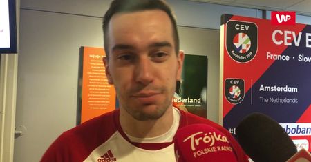 Mistrzostwa Europy siatkarzy. Marcin Komenda znokautowany piłką. Heynen przerwał jego wywiad: "On nie wie co mówi"