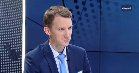 8 tys. zł to dużo czy mało? "Zależy od kosztów życia"
