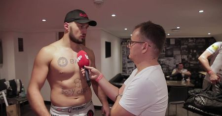 "Klatka po klatce" (on tour): KSW 50. Tomasz Narkun oszukał dziennikarzy. Wielka radość w szatni po zwycięstwie!