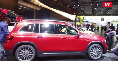 Frankfurt 2019: Mercedes GLB. Niemcy rozciągają kompaktowego SUV-a