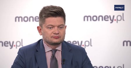 Fakenewsy w biznesie. "Mogą wpływać na wycenę spółki"