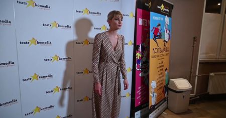 Marta Wierzbicka błąka się po teatrze
