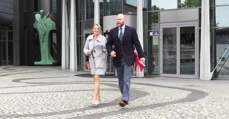 53-letnia Beata Pawlikowska chwali się długimi nogami