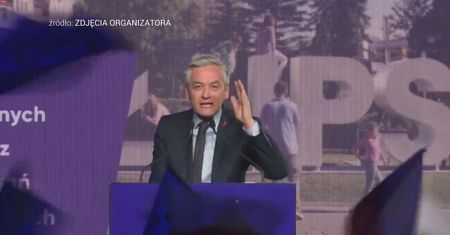 "Kaczyński nie jeździł na rowerze". Robert Biedroń na konwencji Wiosny