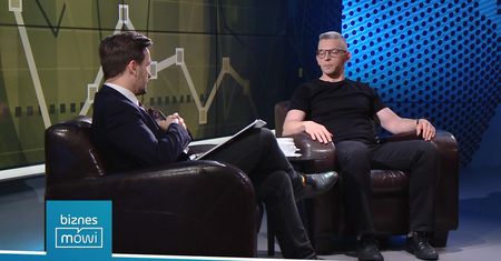 Praca po 12 godzin dziennie? "Nie ma co popadać w skrajności"