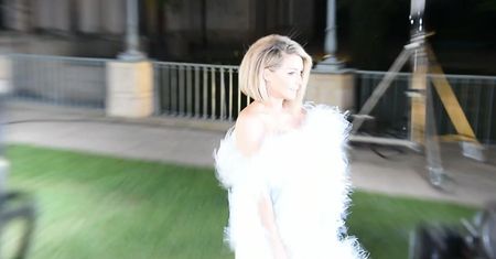 Małgorzata Rozenek zachwyca sukienką z piór