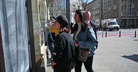 Niepozorna Klaudia Marchewka przemyka niezauważona przez paparazzi