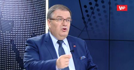Andrzej Dera o aferze KNF. Uderza w Czarneckiego