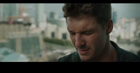 Grzegorz Hyży w teledysku "Pech to nie grzech"