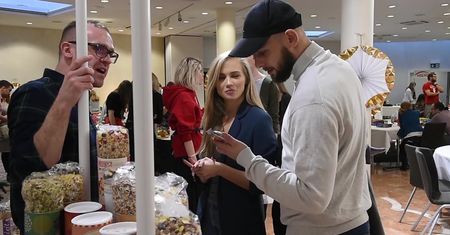 Skwaszona Kaczorowska grymasi na imprezie charytatywnej
