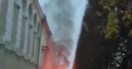 Paryż płonie. "Precz z Macronem"