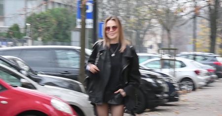 Sablewska w kusych spodenkach przemierza ulice Warszawy