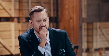 Co o człowieku mówi garnitur szyty na miarę?