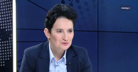 Problemy rynku pracy. Młodym matkom opłaca się zostać w domu