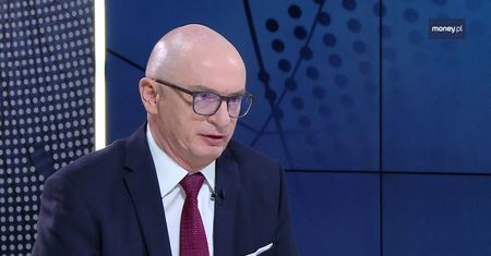 Wyciskarka do soku i smartfon na babcię. Emeryci toną w długach przez rodzinę