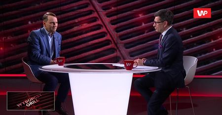 Czy Polska powinna przyjąć euro? Sikorski odpowiada