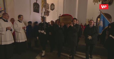 Trumna z ciałem prezydenta Adamowicza w Bazylice Mariackiej