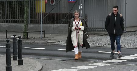 Smutna Rozenek w sweterku Gucci pomyka do mercedesa