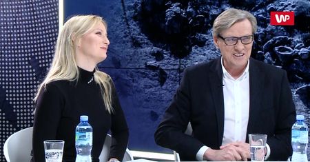 Rajd Dakar. Nietypowy zakład lidera. Na szali fryzura i długi pocałunek