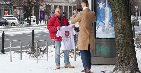 Owsiak zachęca do zbiórki pod studiem "DDTVN"