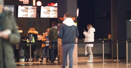 Gosia spędza rodzinne popołudnie z nosem w telefonie