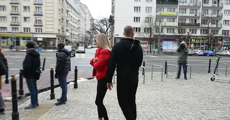 Przetakiewicz pokazuje nagie kostki i odjeżdża z Rinke samochodem za ponad półtora miliona