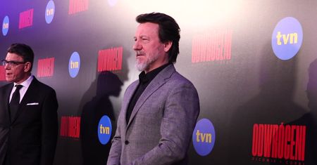 Więckiewicz kusi wyćwiczonymi pozami na ściance