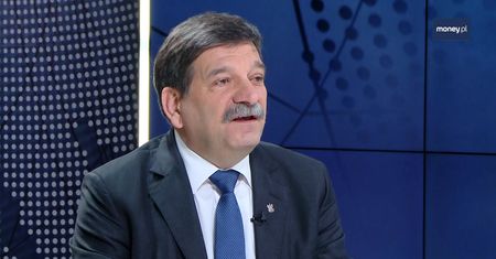 Zakaz handlu mógł wykończyć nawet 12 tys. małych sklepów. Poseł PiS odpowiada