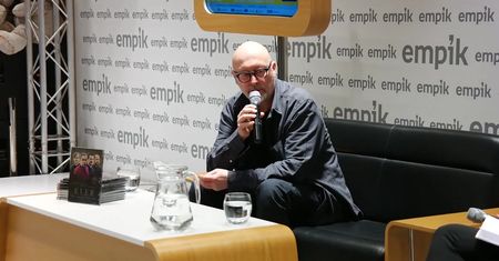 Smarzowski promuje DVD "Kleru": "Czy księża mają zniżkę na mój film?"