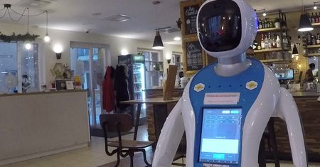 Odwiedziliśmy kawiarnię obsługiwaną przez roboty