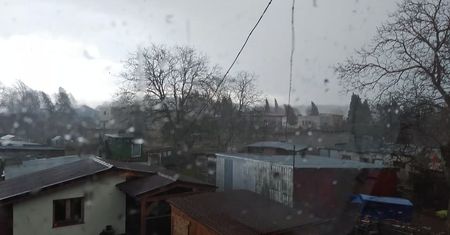 Ranni i zerwane dachy. Cyklon nad Polską