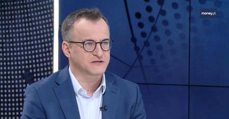 Obietnice PiS. Zapytaliśmy ekonomistę, jaki będą miały wpływ na gospodarkę